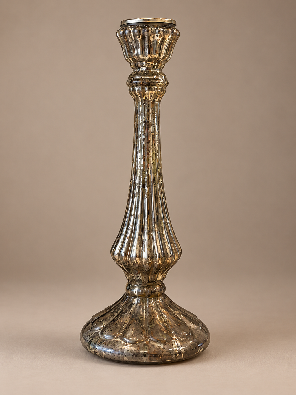 Candelabro pequeño envejecido de cristal