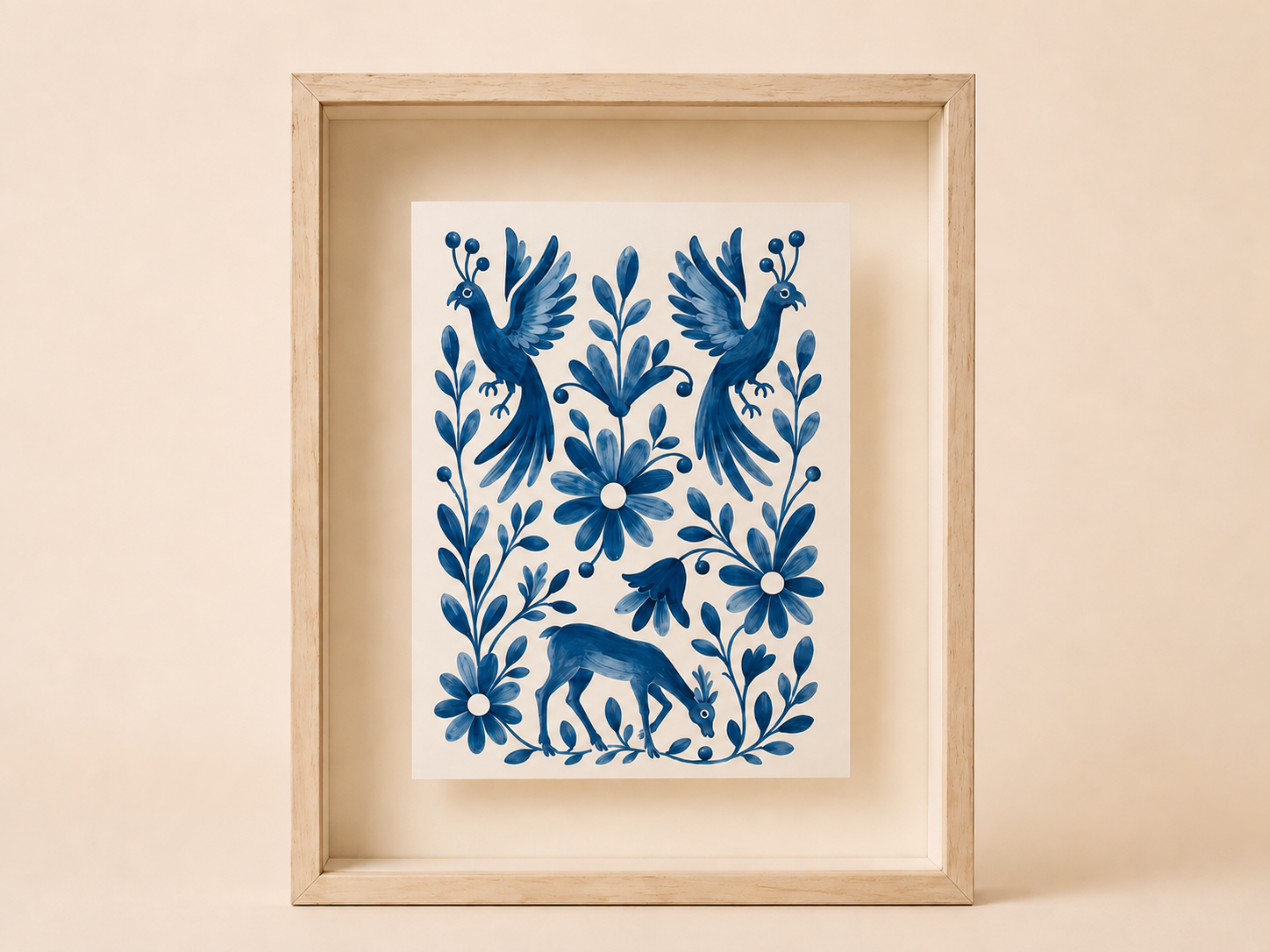 Lámina enmarcada Inspiración Otomí en color azul con marco de madera maciza de pino y montaje tipo vitrina.