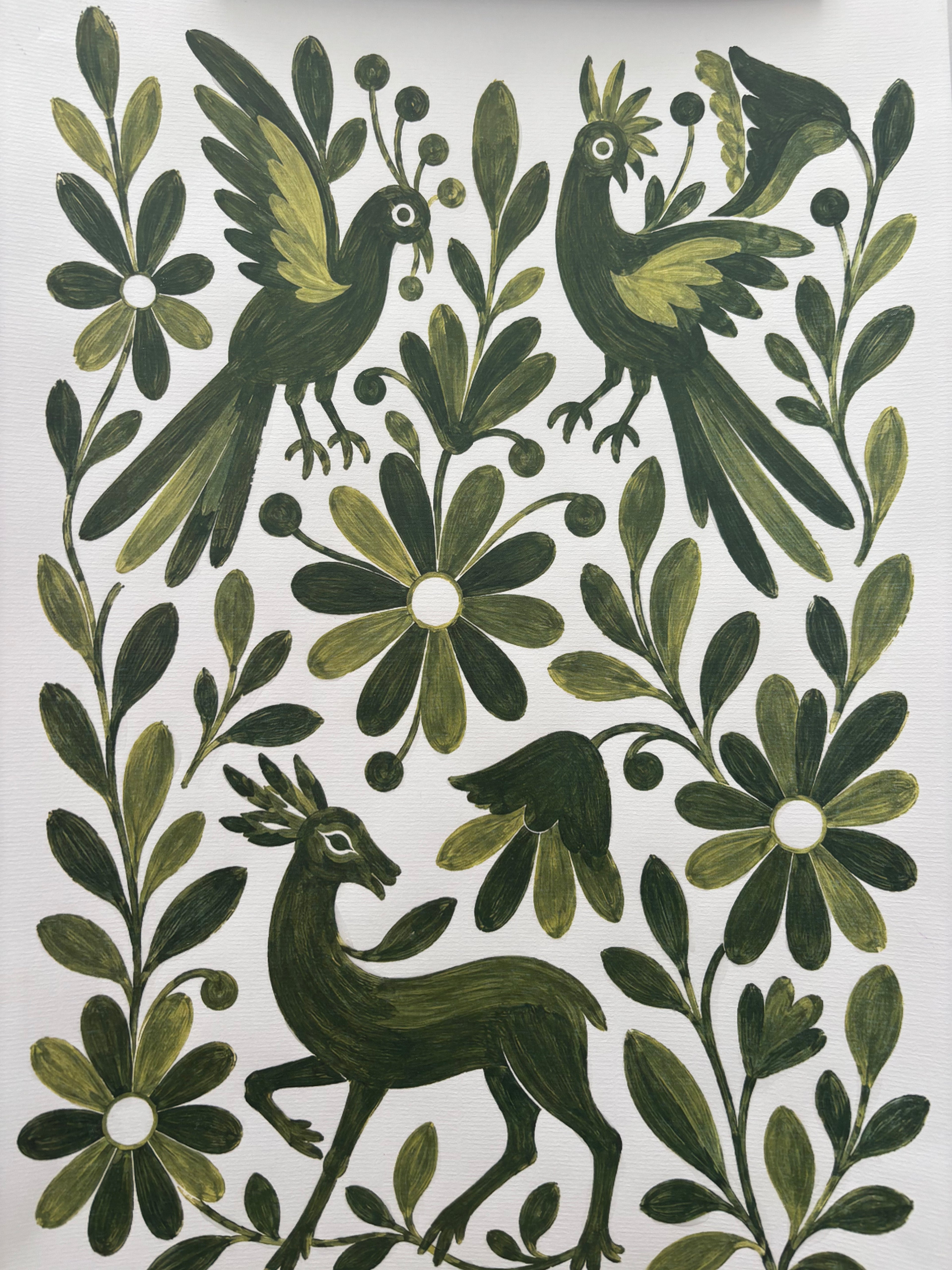Lámina enmarcada Inspiración Otomí en color verde oliva con montaje tipo vitrina y marco de madera maciza.